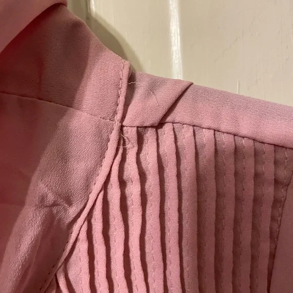 Unique Vintage Size Large Pink Blouse with Bow Tie - Picture 5 of 10